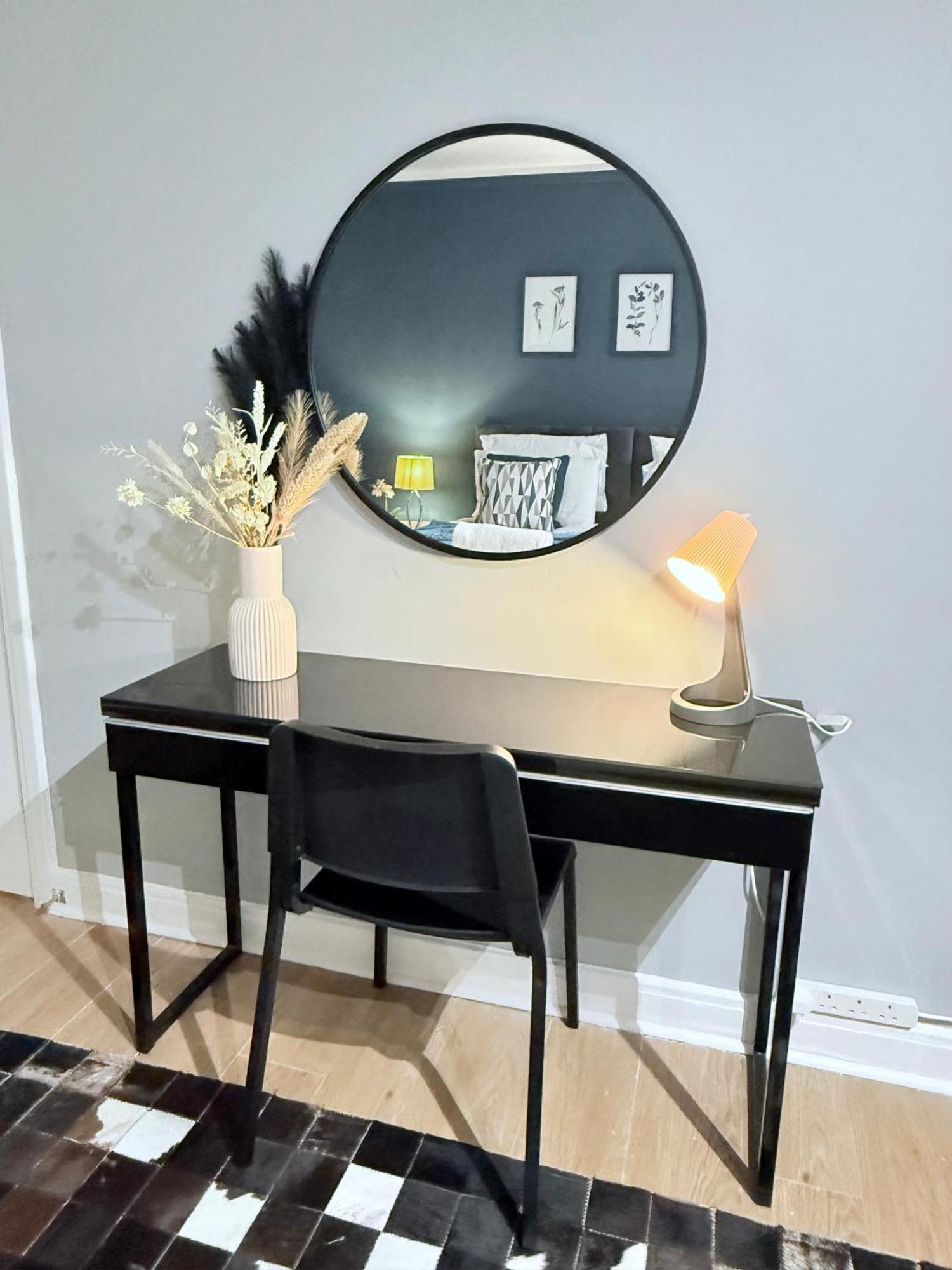 Staylondon - Sleeps 6 With Free Parking - Tourist, Concerts & Matches Kültér fotó